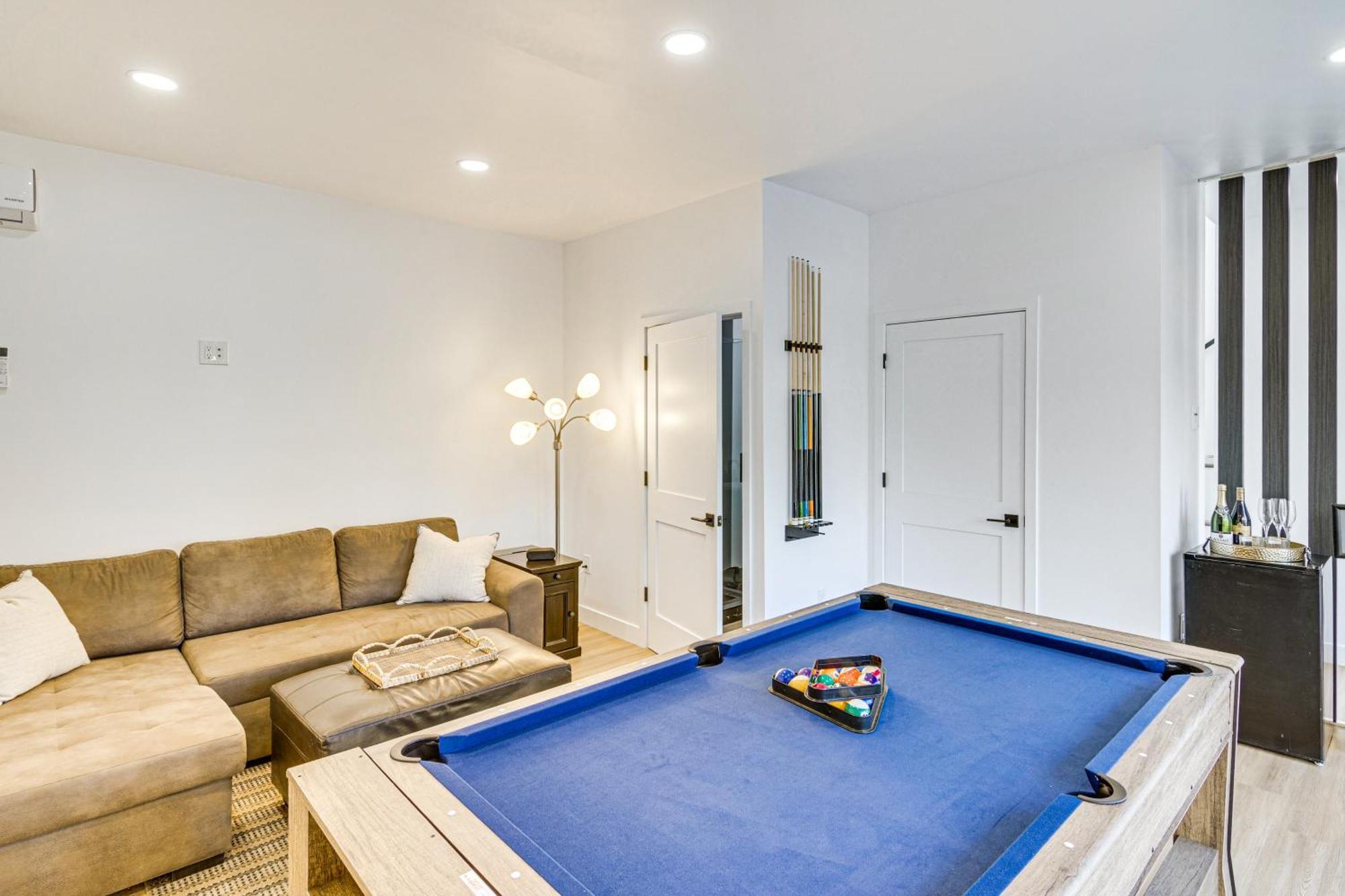 4 Mi To Sofi Stadium Pet-friendly La Area